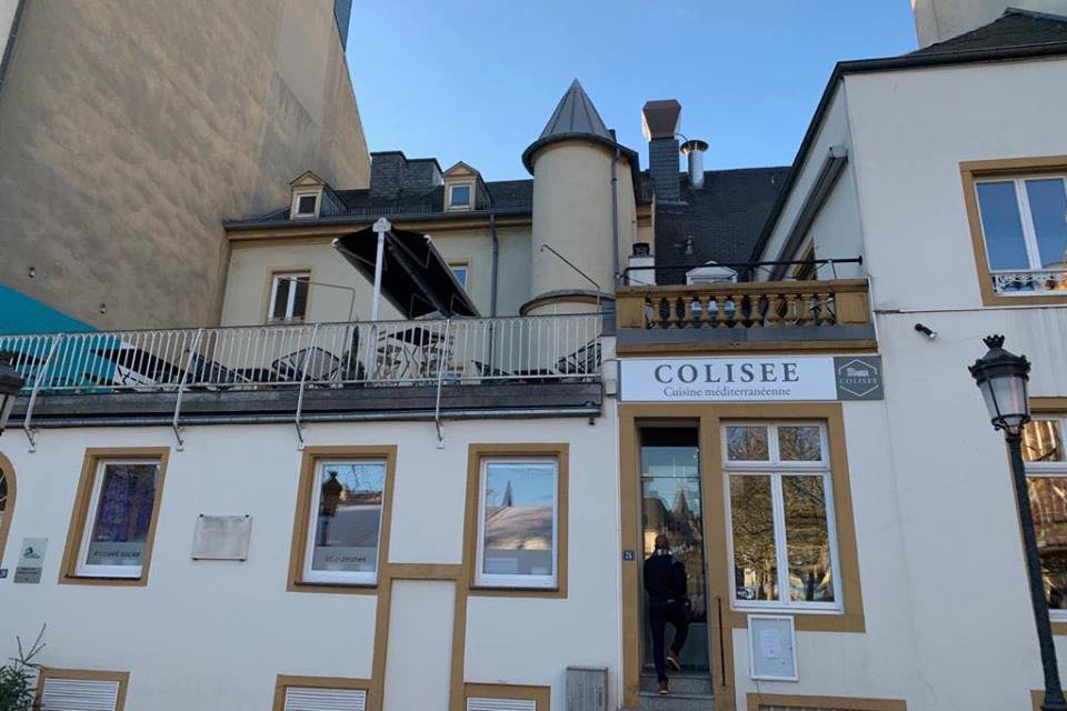 La terrasse du Colisée donne sur la place Guillaume II. (Photo: Le Colisée/Facebook)