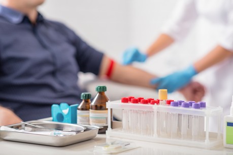 Les tests pour détecter le coronavirus étaient jusque-là effectués dans deux laboratoires en Europe, à Berlin et à Rotterdam. (Photo: Shutterstock)