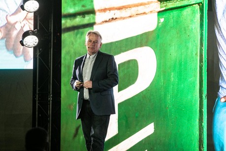 Pour Chris Skinner, la crise actuelle montre qu’on peut passer à une nouvelle étape: le travail à domicile. Et profiter des solutions technologiques et de la vidéoconférence pour gagner en efficacité. (Photo: Edouard Olszewski)