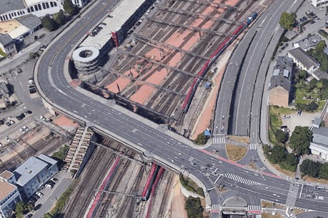 L’ouvrage, qui subit d’importants travaux, doit accueillir le tram. (Photo: Google Earth)
