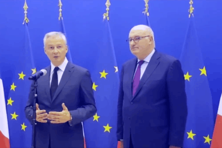 Bruno Le Maire se voit conforté dans son approche par la Commission européenne, représentée par le commissaire en charge du commerce, Phil Hogan. (Photo: Twitter/Capture d’écran)
