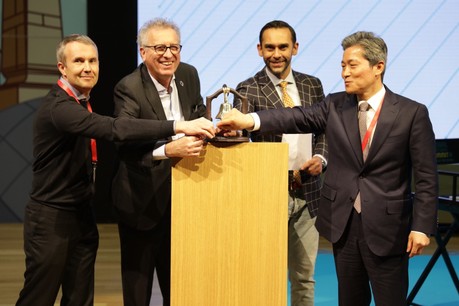 Alexander Tkachenko (CEO e t fondateur de VNX Exchange), Pierre Gramegna ( ministre luxembourgeois des Finances ), Nasir Zubairi (CEO de la Lhoft ), In-kyu Park (a mbassadeur de Corée au Luxembourg). (Photo: VNX)